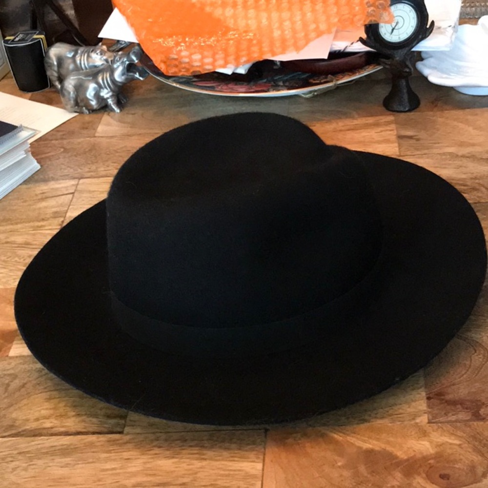Black felt hat